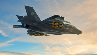 Illustration for article titled La extraña explicación oficial al problema de combate en vuelo del F-35